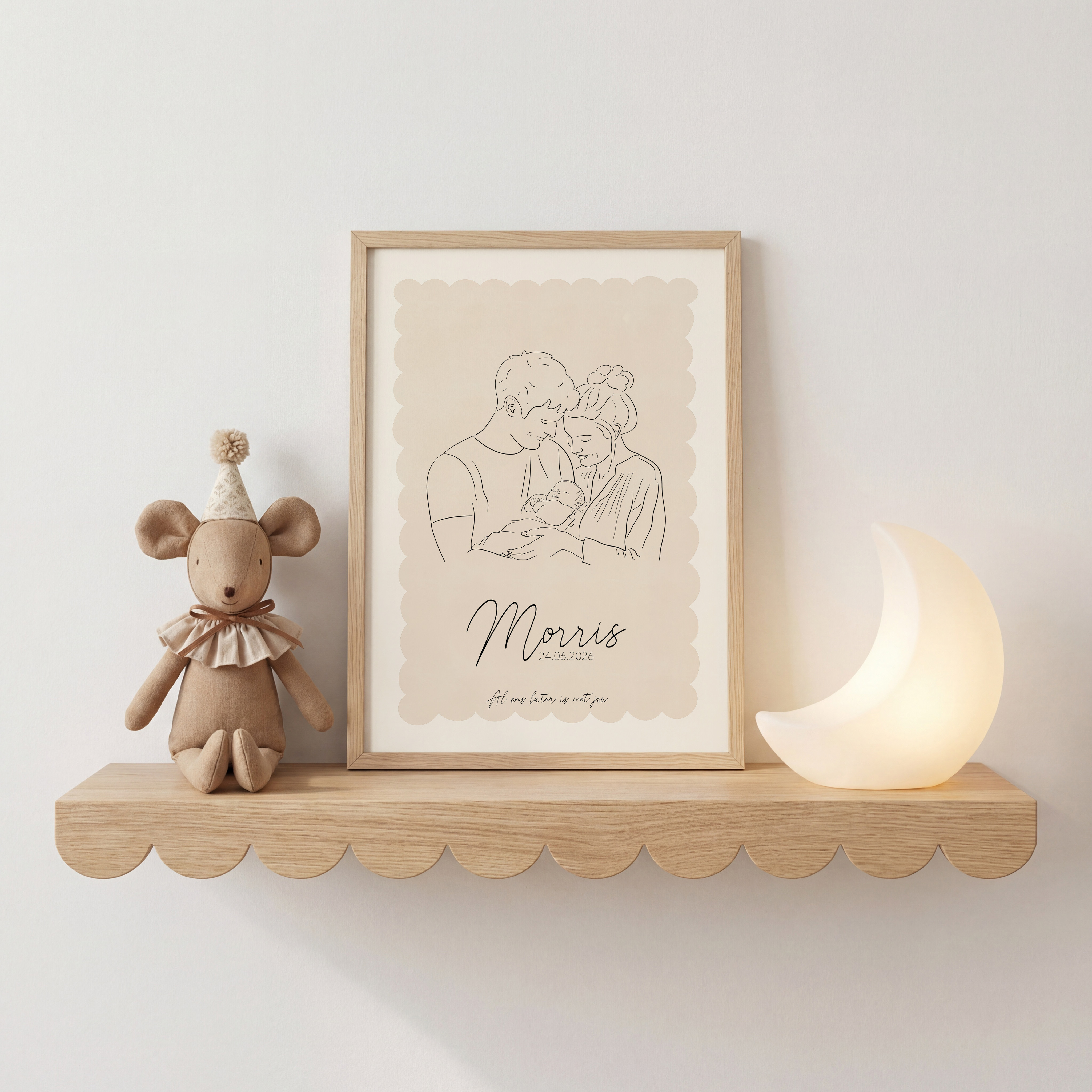Lijntekening geboorteposter Morris in een lijst aan de muur, op maat gemaakt naar foto, gepersonaliseerde geboorteposter Studio Stip
