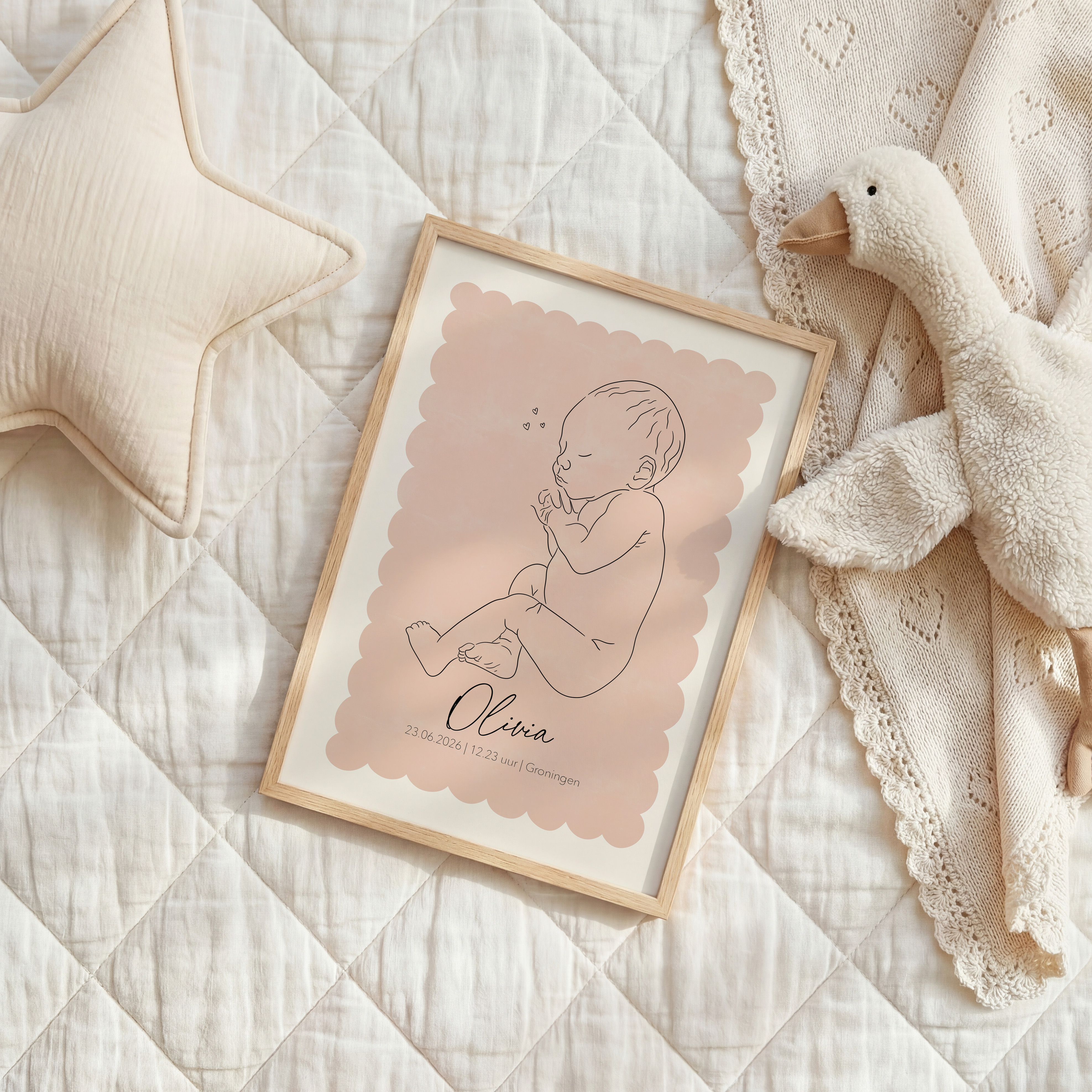 Lijntekening geboorteposter Olivia in scène, handgetekende contouren met persoonlijke geboortedetails, Studio Stip geboorteposter